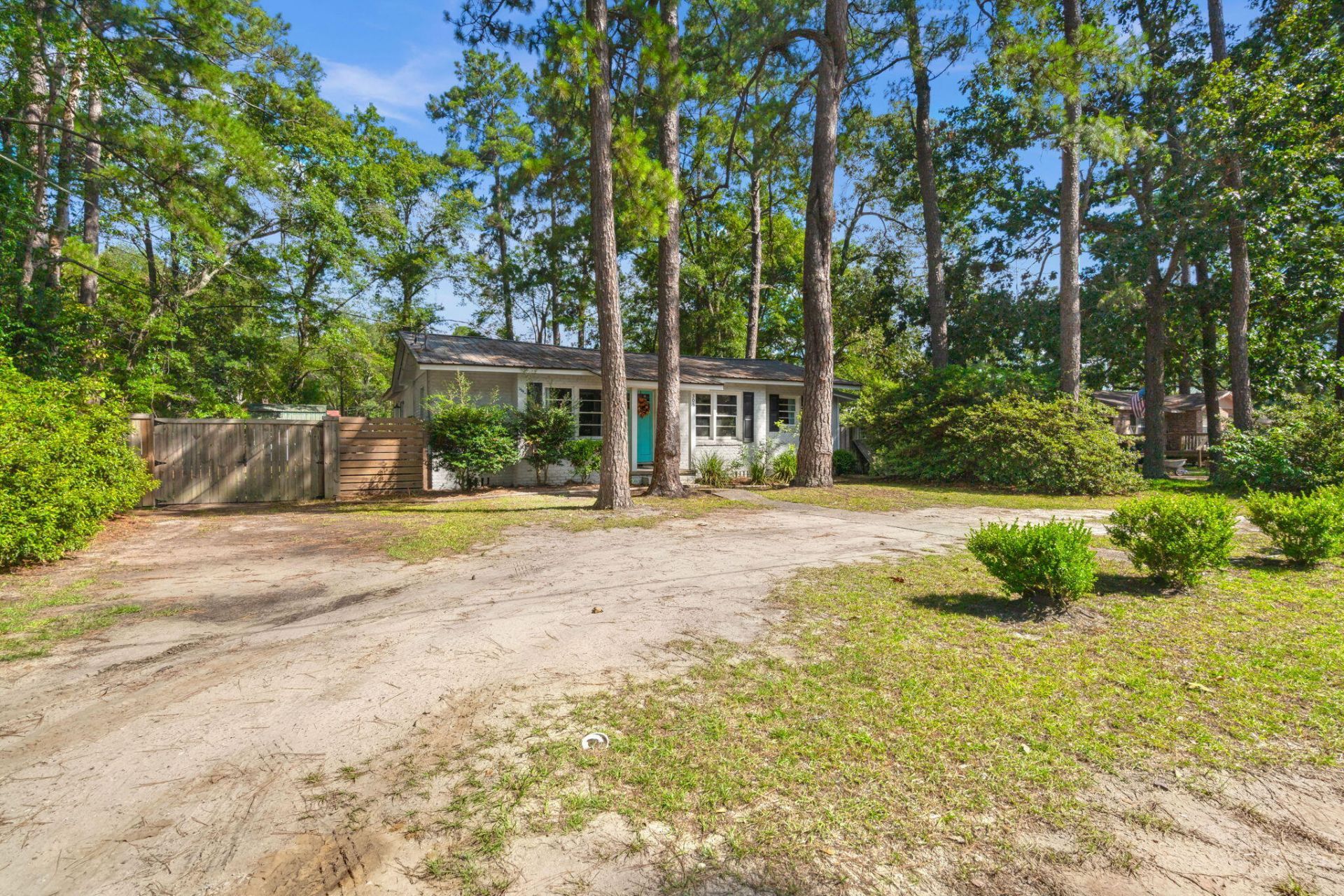 305 Forest Circle Photo 21