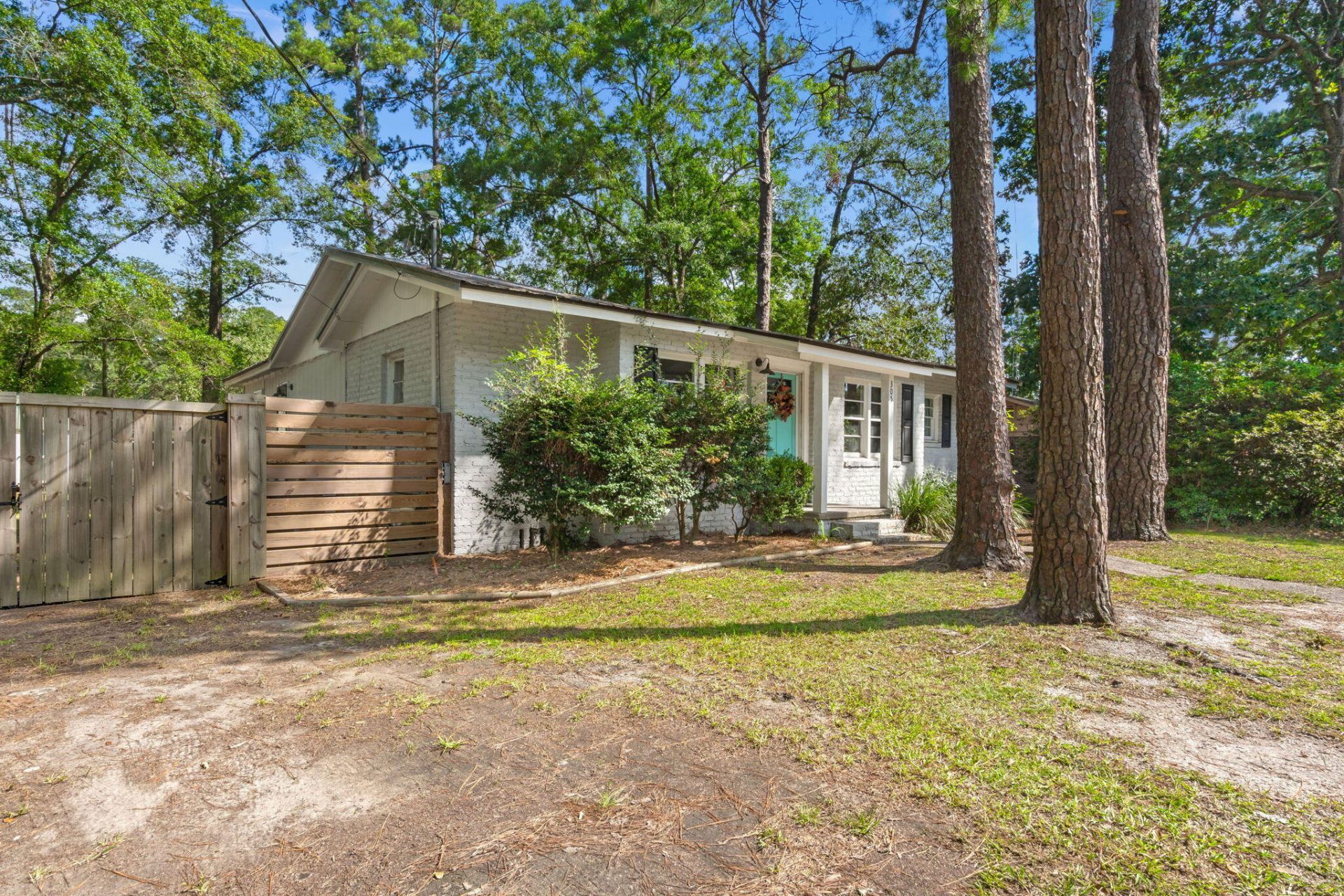 305 Forest Circle Photo 22