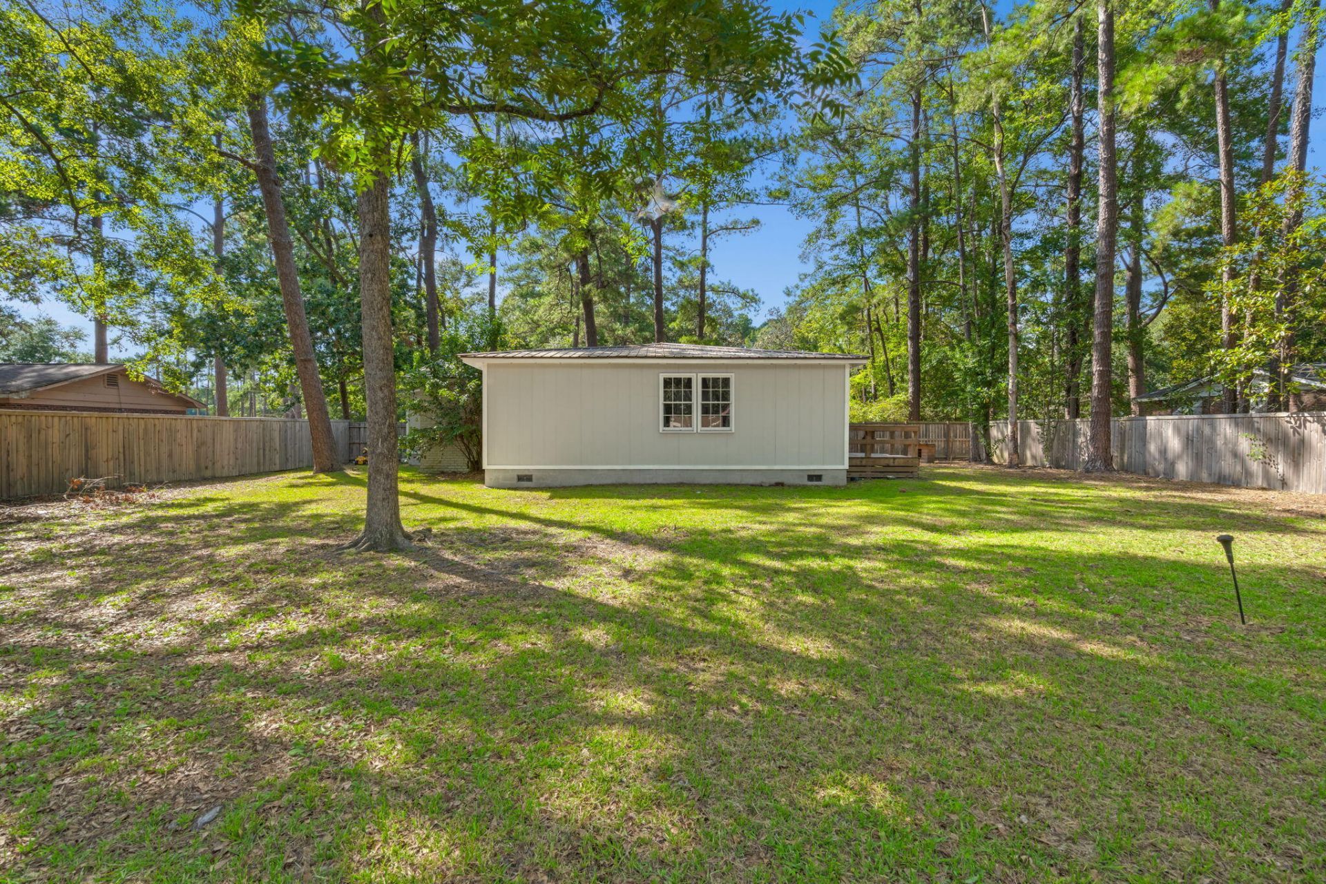 305 Forest Circle Photo 23