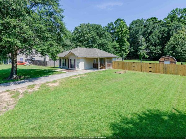 16735 Blount Ln, Walker, LA 70785