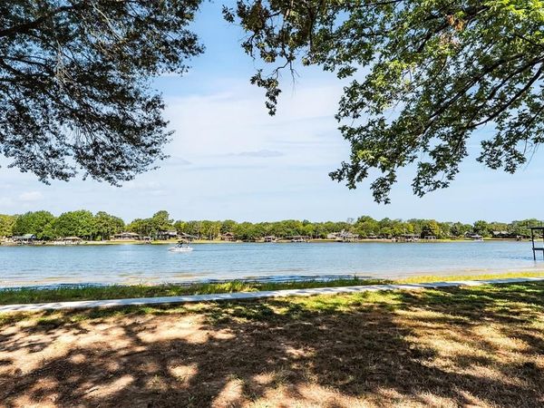 136 Anderson Lane, Mabank, TX 75156