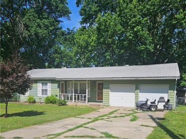 5714 N Tracy Avenue, Gladstone, MO 64118