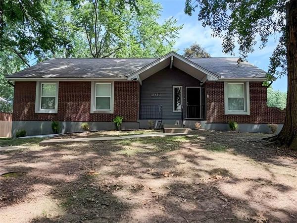 201 SE Princeton Place, Blue Springs, MO 64014