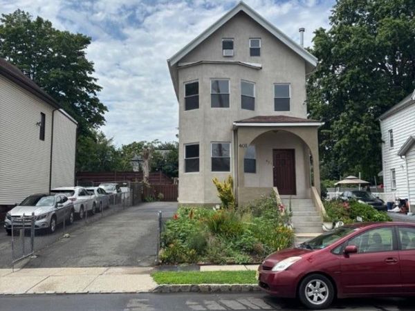 401 Cortlandt St, Belleville, NJ 07109