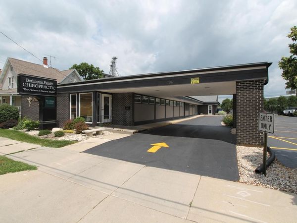196 W Chestnut STREET, Burlington, WI 53105