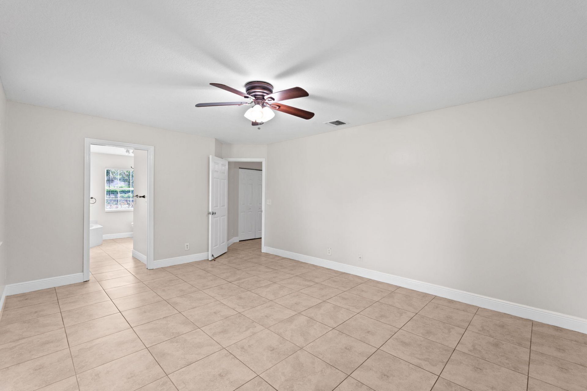 16628 Valencia Boulevard, The Acreage, FL 33470 Photo