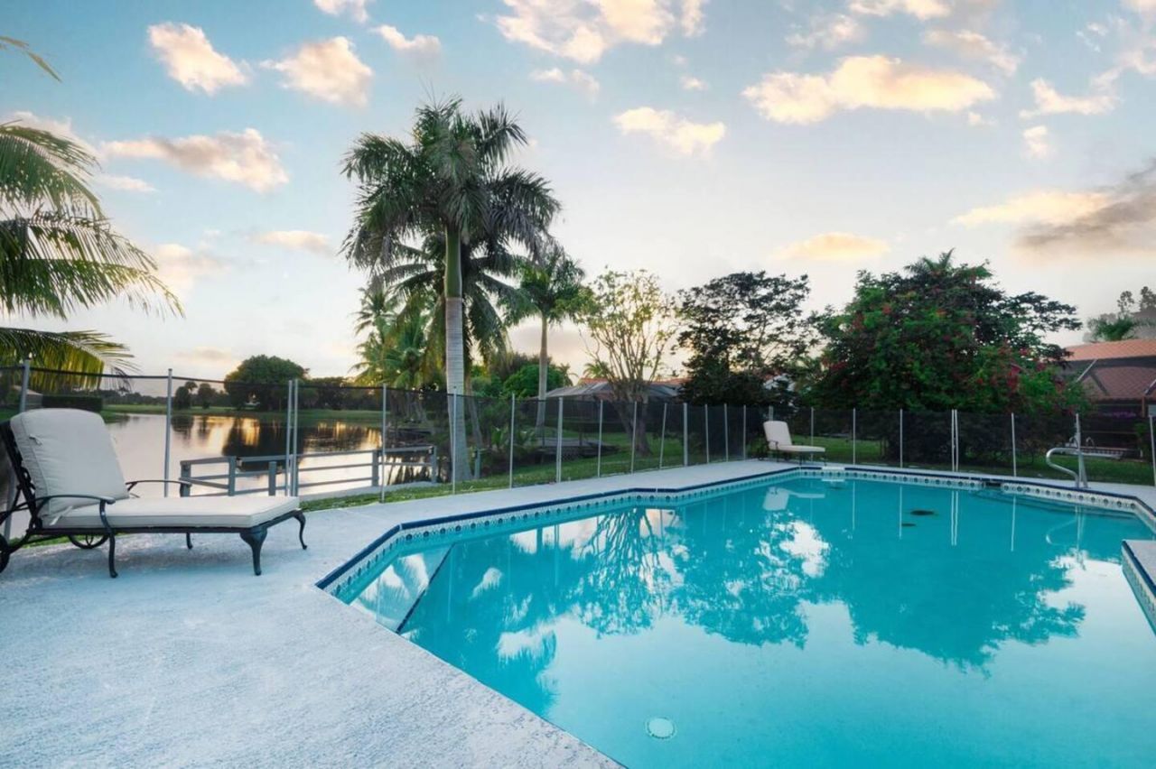 2060 Amesbury Circle, Wellington, FL 33414 Photo