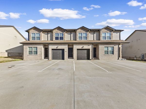 279 Smithson Ln , Clarksville, TN 37040