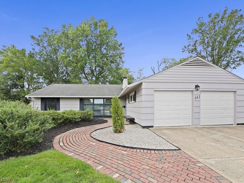 341 Girard Drive, Berea, OH 44017 Photo 2