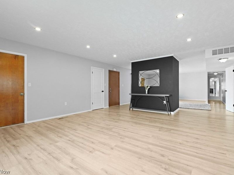 341 Girard Drive, Berea, OH 44017 Photo 9