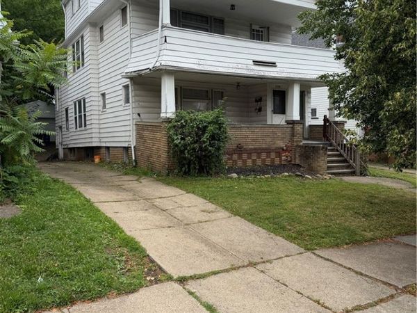 1594 Victoria Avenue , Lakewood, OH 44107