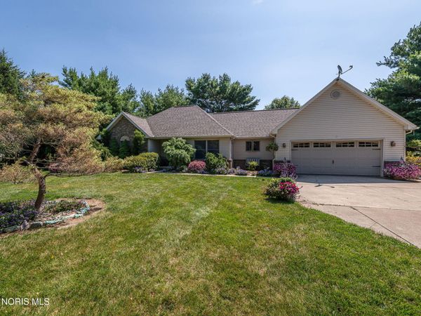 2790 County Road 6 , Delta, OH 43515