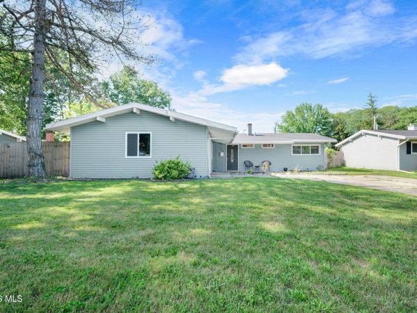 3325 Queenswood Boulevard, Toledo, OH 43606