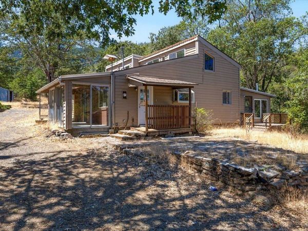 2350 Galls Creek Road, Gold Hill, OR 97525