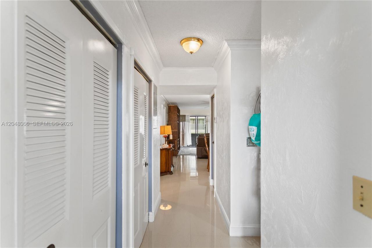 204 E Laurel Dr, Unit 1204, Margate, FL 33326 Photo