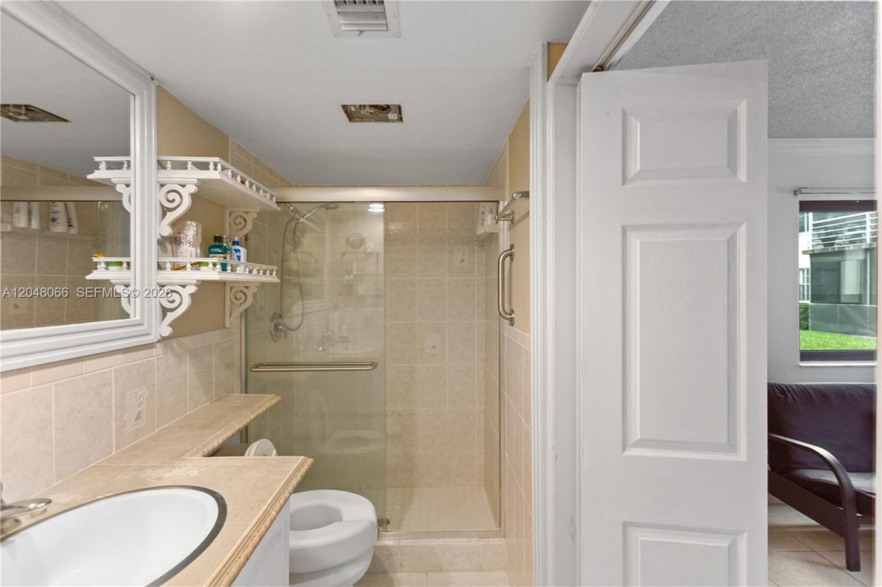 204 E Laurel Dr, Unit 1204, Margate, FL 33326 Photo