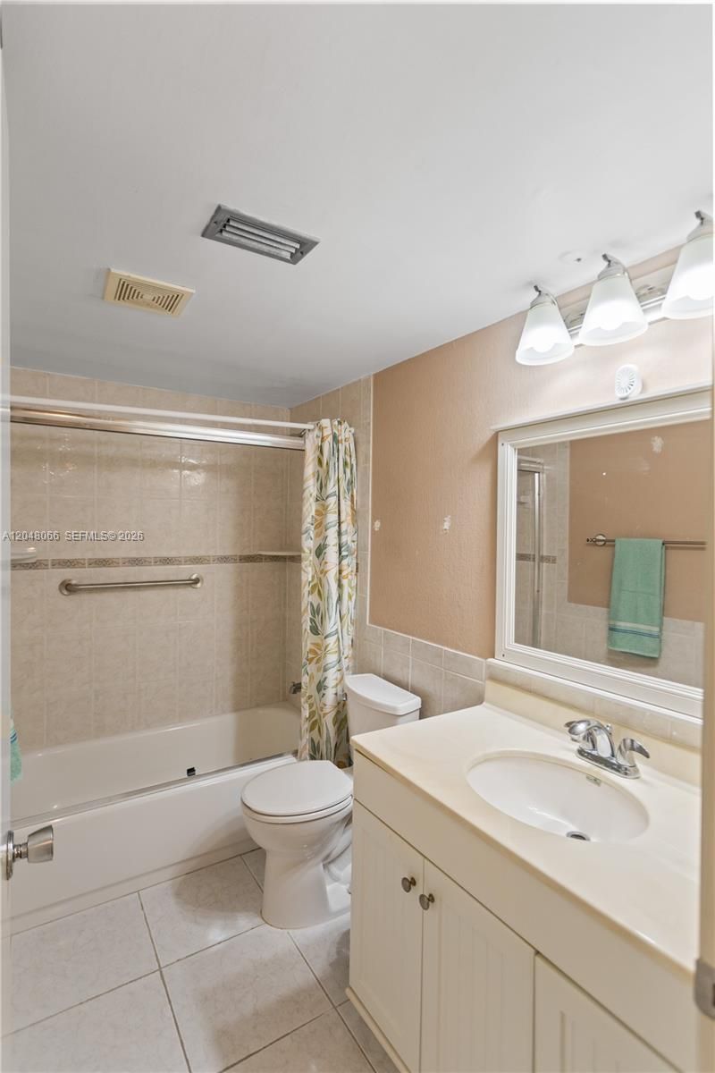 204 E Laurel Dr, Unit 1204, Margate, FL 33326 Photo