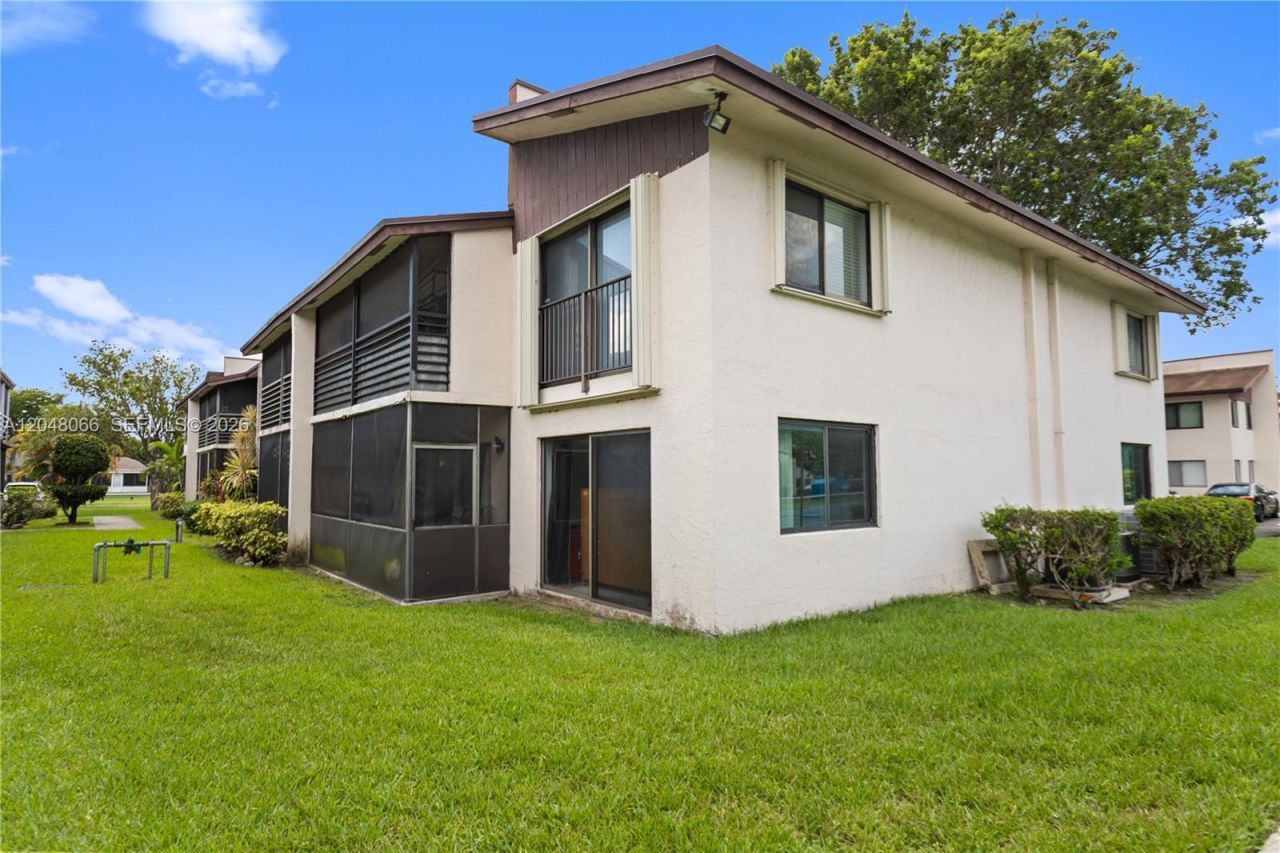 204 E Laurel Dr, Unit 1204, Margate, FL 33326 Photo