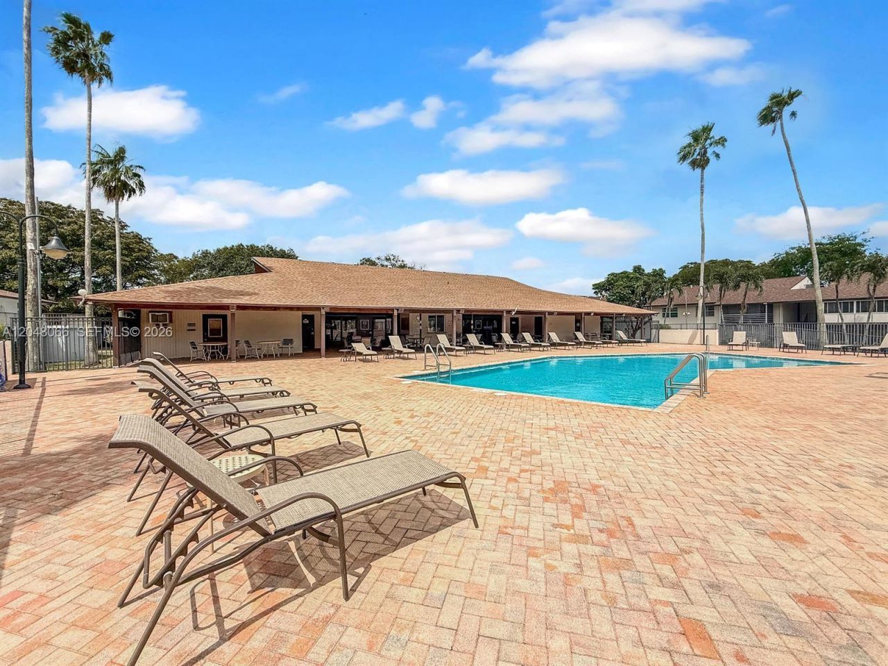 204 E Laurel Dr, Unit 1204, Margate, FL 33326 Photo
