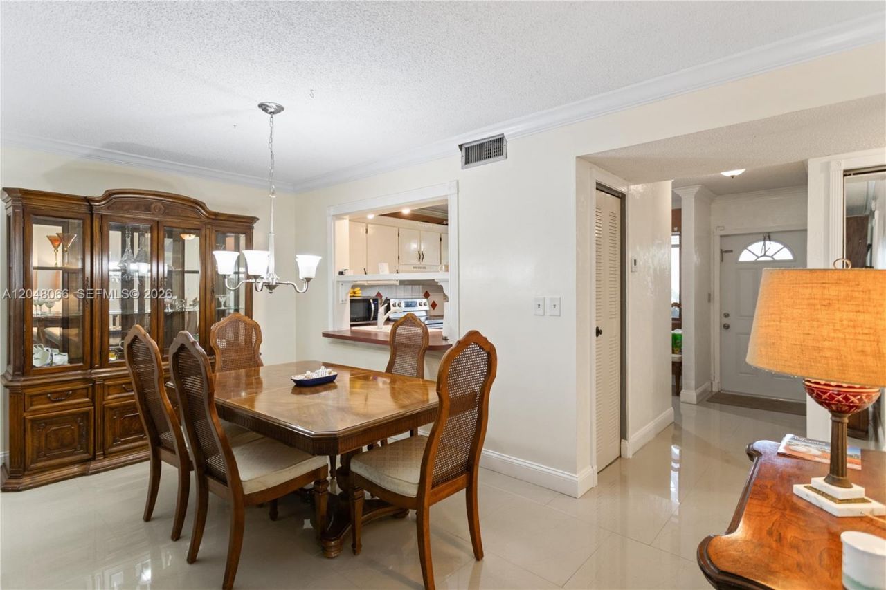 204 E Laurel Dr, Unit 1204, Margate, FL 33326 Photo