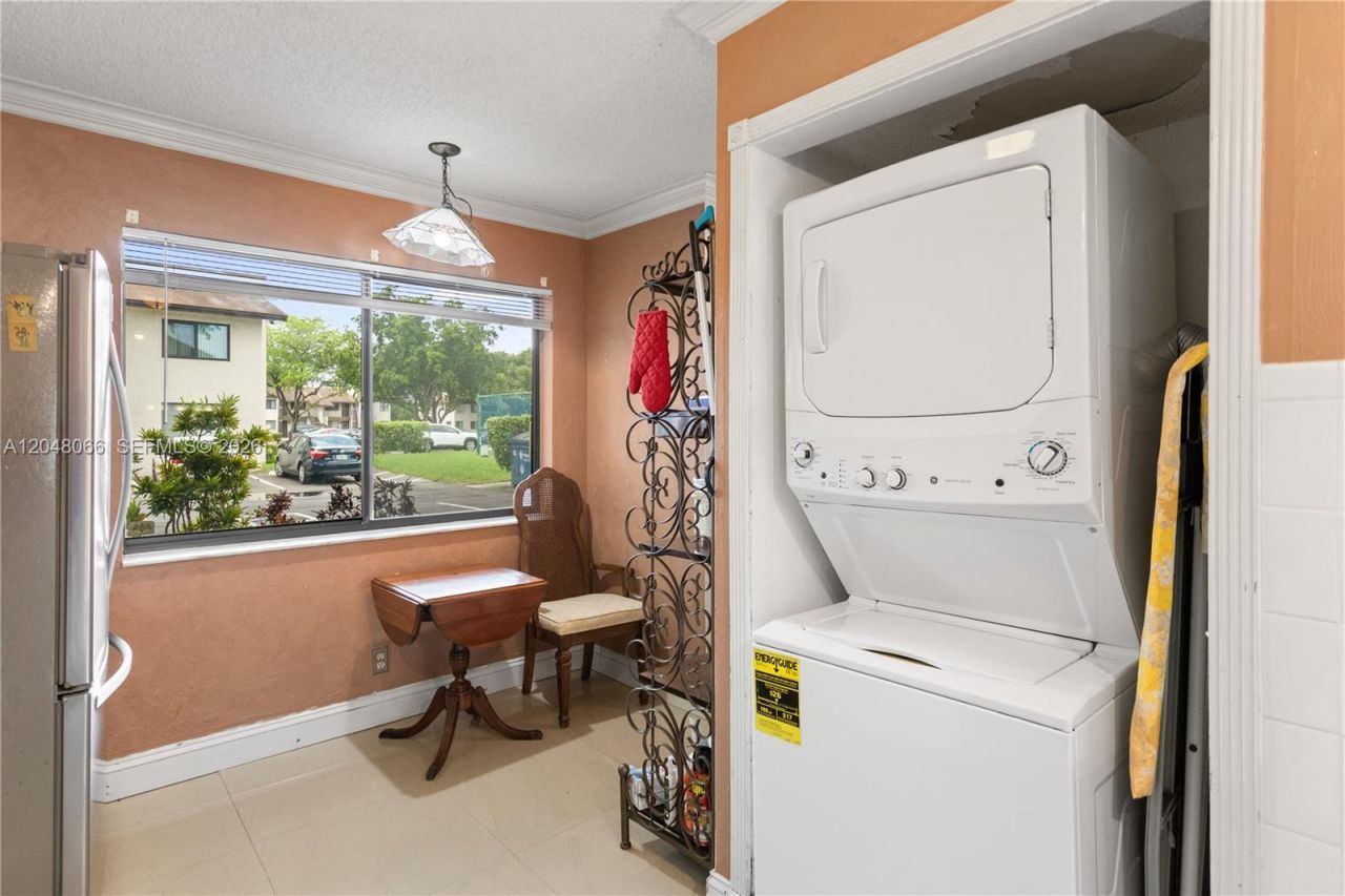 204 E Laurel Dr, Unit 1204, Margate, FL 33326 Photo