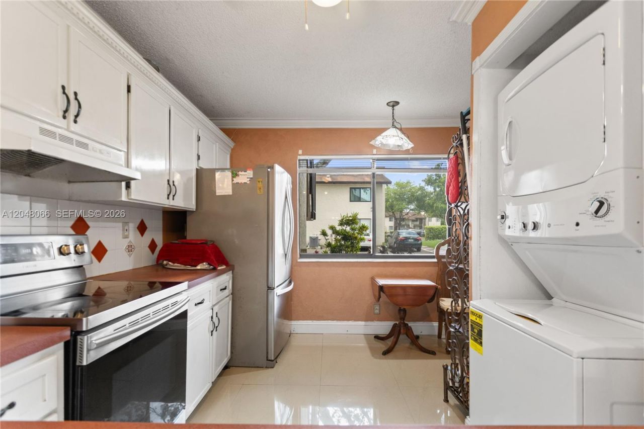 204 E Laurel Dr, Unit 1204, Margate, FL 33326 Photo