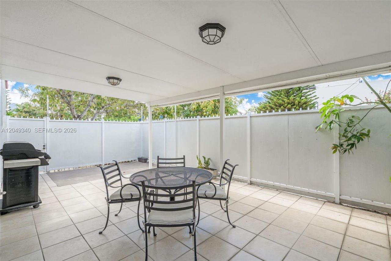 944 SW 10th Avenue , Miami, FL 33130 Photo