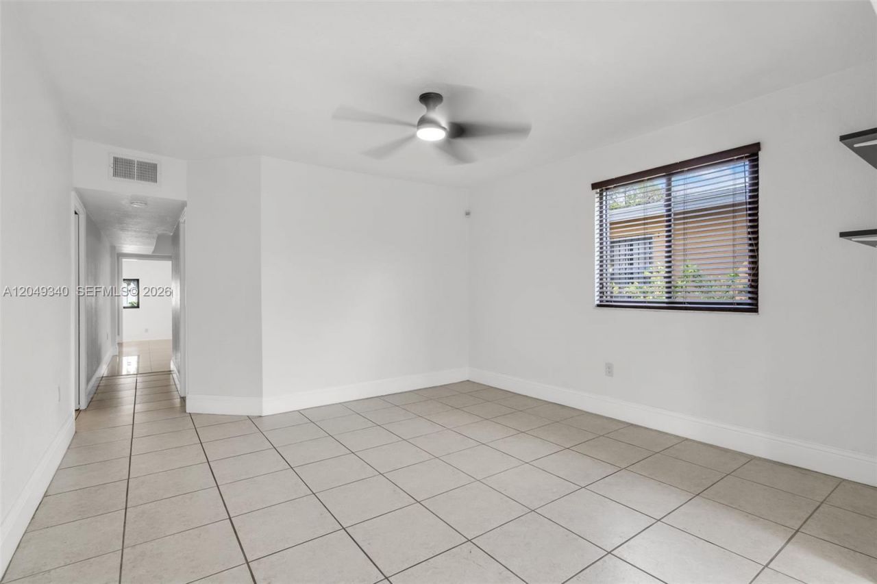 944 SW 10th Avenue , Miami, FL 33130 Photo