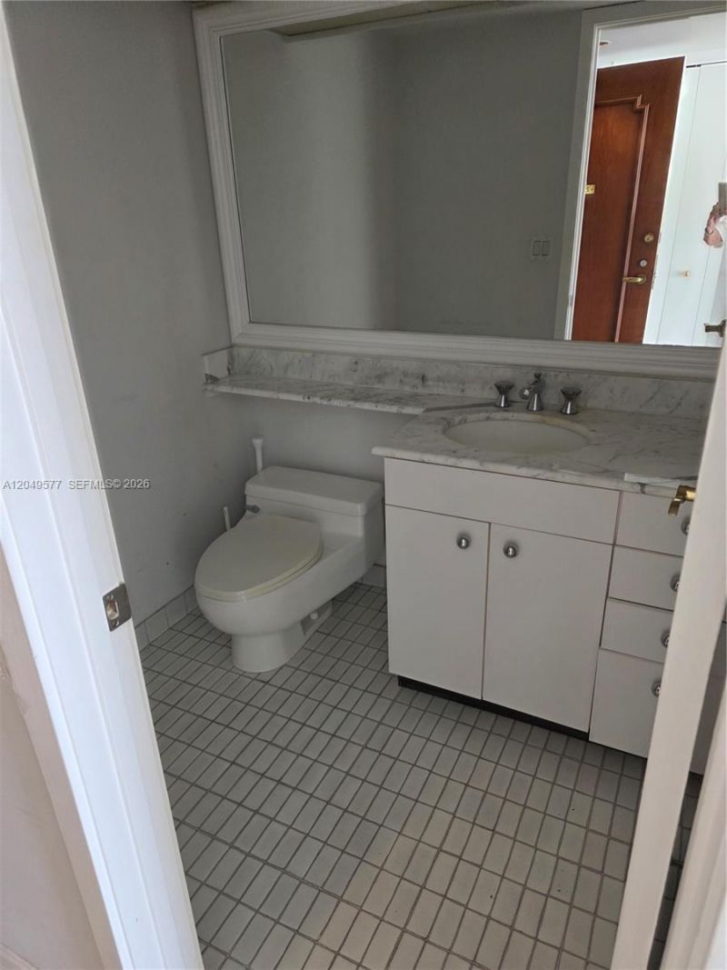 19355 Turnberry Way, Unit 25C, Aventura, FL 33180 Photo