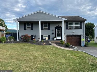 2424 N HILLS DR, WILLIAMSPORT, PA 17701