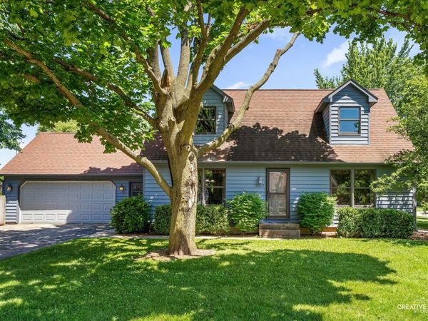 600 Stetzer Street , Elburn, IL 60119
