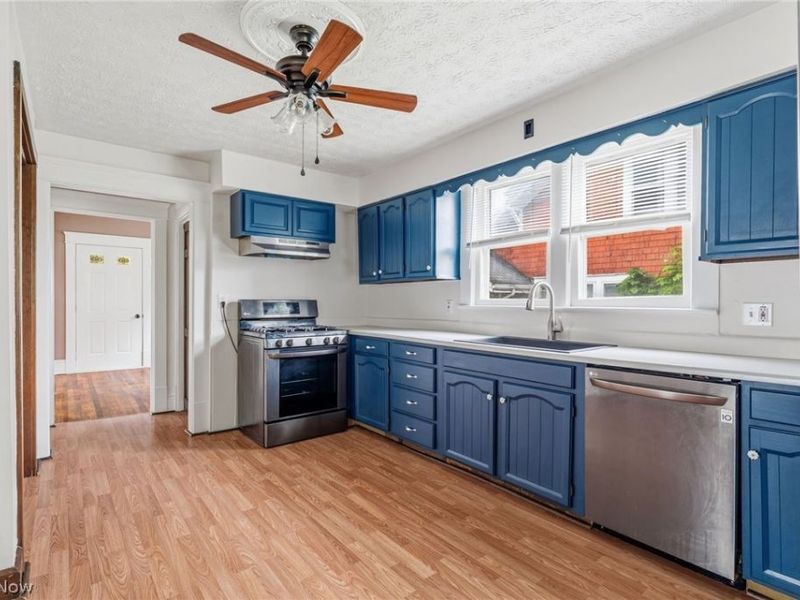 330 W Market Street, Alliance, OH 44601 Photo 12
