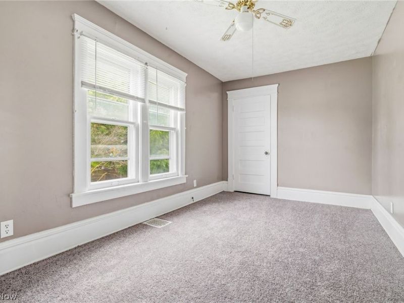 330 W Market Street, Alliance, OH 44601 Photo 16