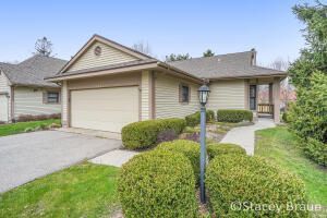 2143 Deer Hollow Drive Se, Grand Rapids, MI 49508 Main Photo
