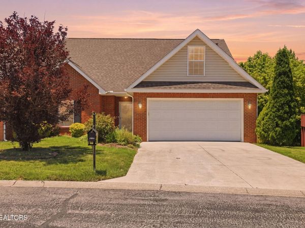 4609 Oak Meadow Way, Knoxville, TN 37918