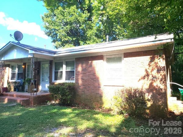 956 S Hoskins Road , Charlotte, NC 28208