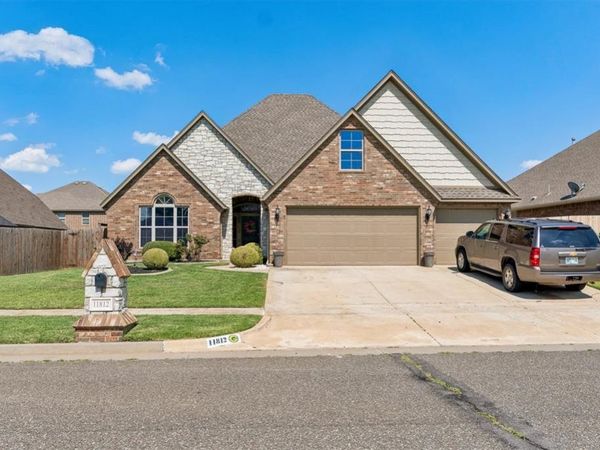 11812 Cherry Point Lane, Yukon, OK 73099