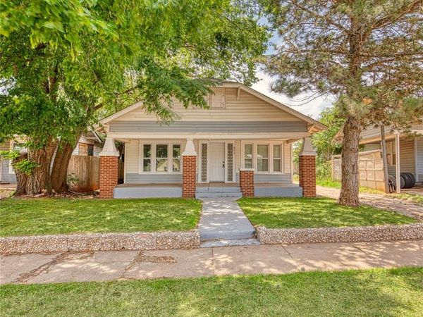612 W 6th Street, Elk City, OK 73644