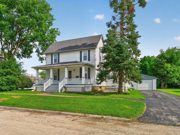 121 W 6TH Street , Byron, IL 61010
