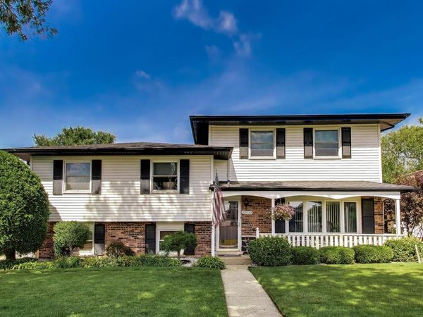 10532 S Sun Valley Court , Palos Hills, IL 60465
