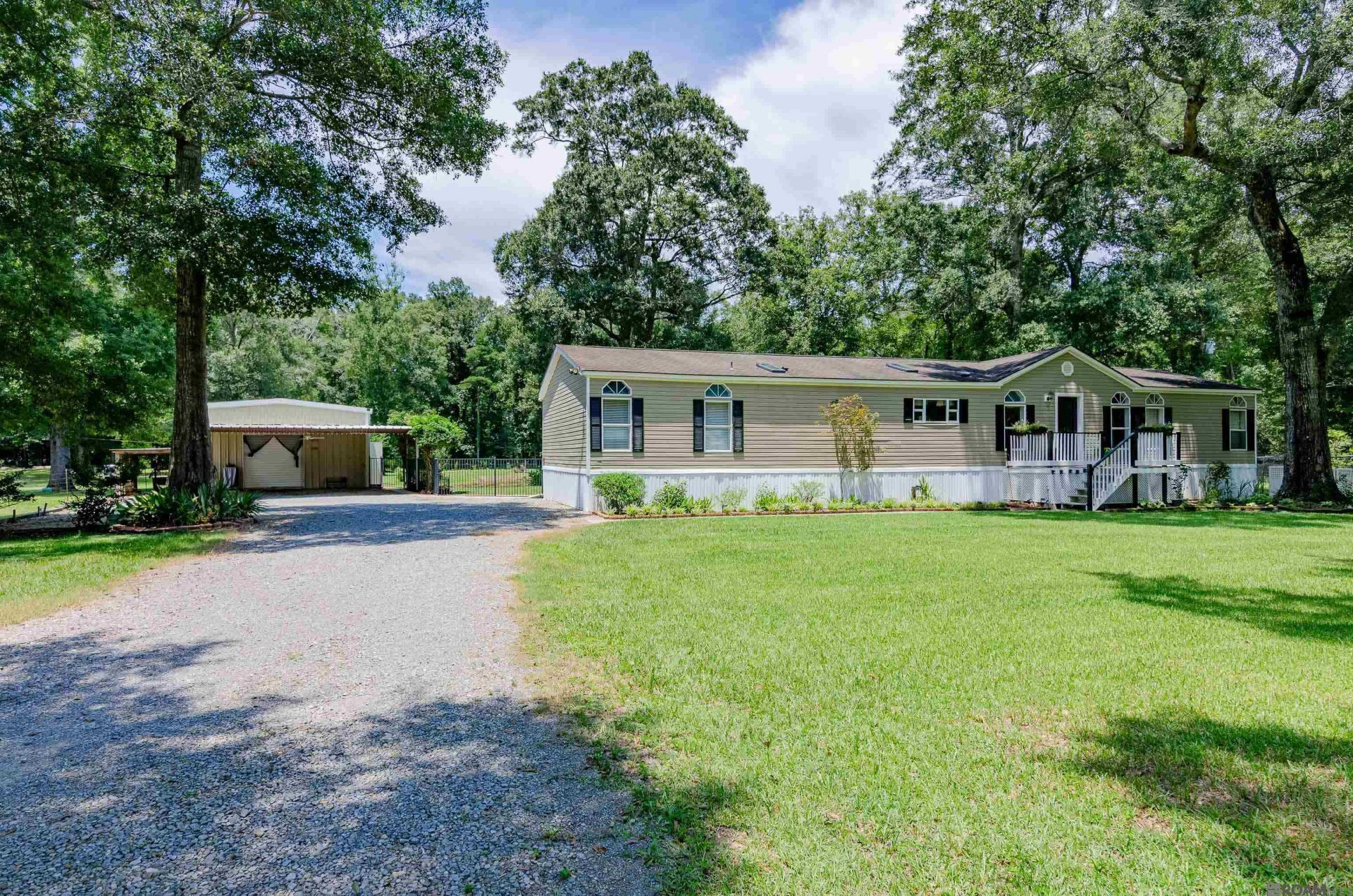 14435 Hubbs Acres Ave, Pride, LA 70770 Main Photo