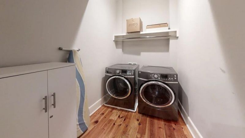 288 King Street Photo 11