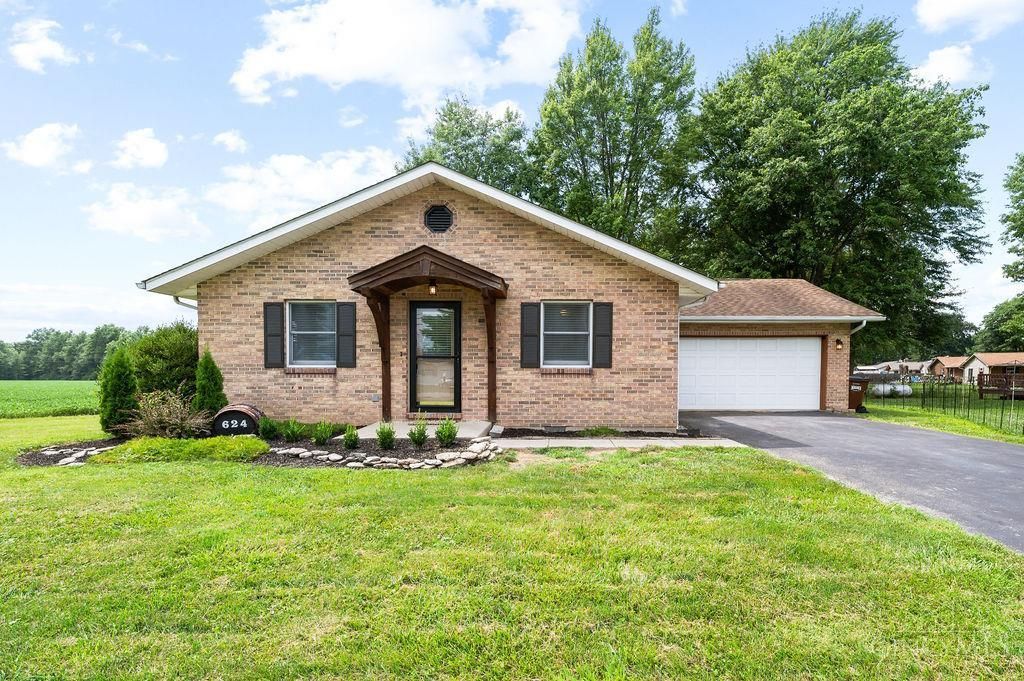 624 Bourbon Street, Blanchester, OH 45107 Main Photo