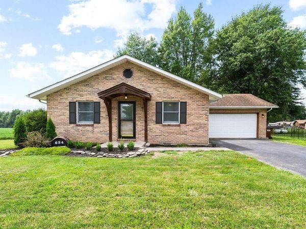 624 Bourbon Street, Blanchester, OH 45107