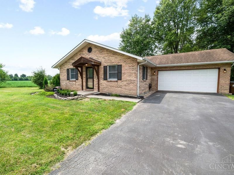 624 Bourbon Street, Blanchester, OH 45107 Photo 2