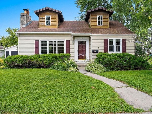 1313 LOST DAUPHIN ROAD, De Pere, WI 54115