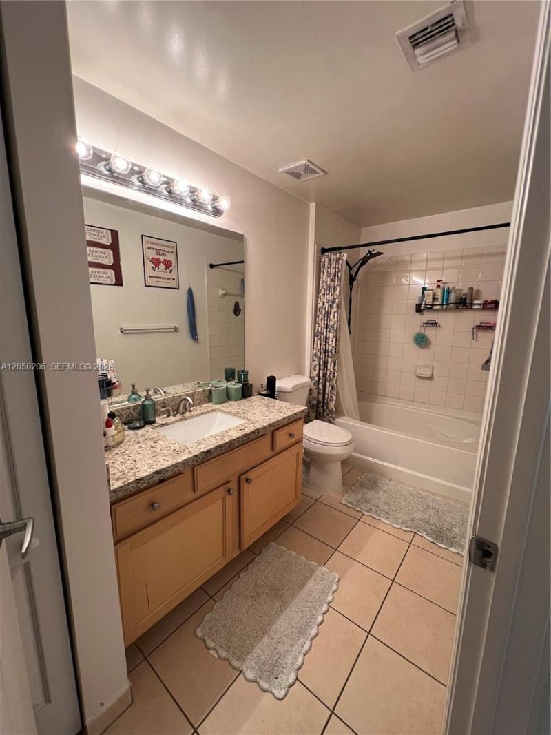 6001 SW 70th St, Unit 421, South Miami, FL 33143 Photo