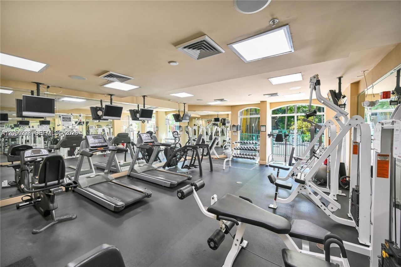 6001 SW 70th St, Unit 421, South Miami, FL 33143 Photo