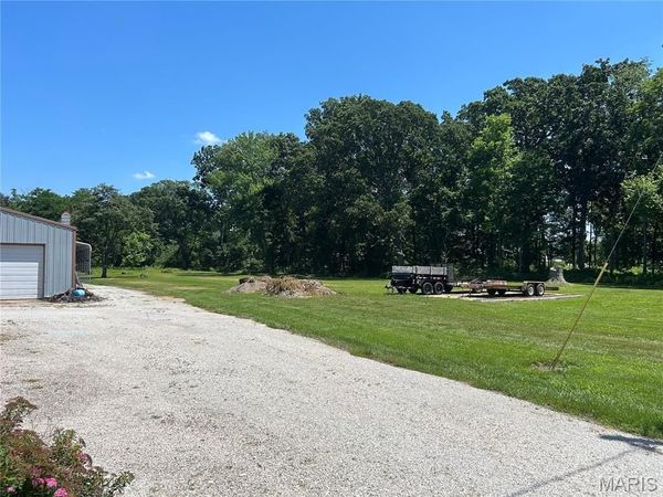 2106 N 2150 Street , St Elmo, IL 62458