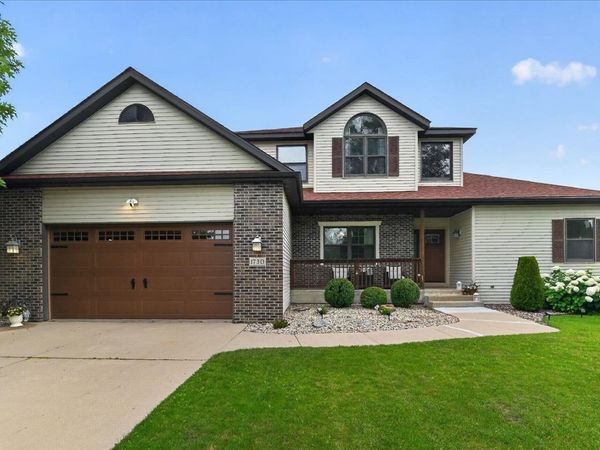 1730 Stonehaven Drive, Sun Prairie, WI 53590